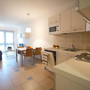 Lacroma Aparthotel